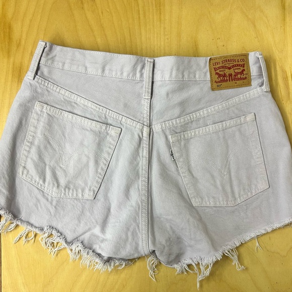 Levi's 501 Distressed Cut Off Denim High Rise Shorts Size 30 Lilac Pale Purple - Picture 4 of 6